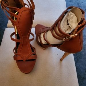 Scene platform Heels, camel color, size 10